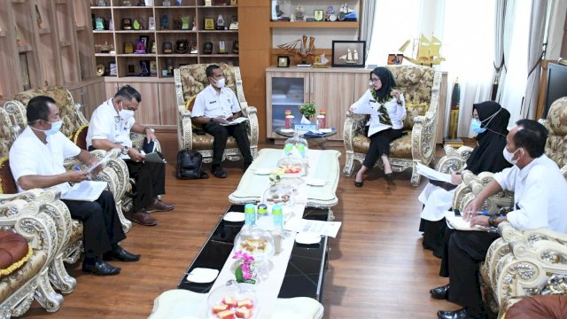Pimpin Rapat Penanganan COVID-19, Indah: Waspada Gelombang Ketiga