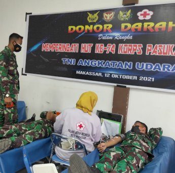 Puluhan Prajurit Pas Khas TNI AU Gelar Donor Darah, Ketua PMI Makassar Berikan Apresiasi