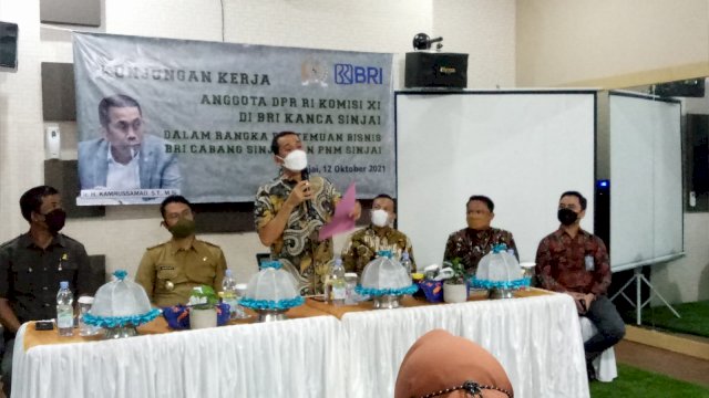 Anggota DPR RI Kamrussamad dan Bupati Sinjai Temui Pelaku Usaha, Ini yang Mereka Bahas