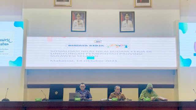 Sosialisasi nilai-nilai budaya kerja di lingkup Pemprov Sulsel, di Ruang Rapat Pimpinan Kantor Gubernur Sulsel, Kamis (14/10/2021). 