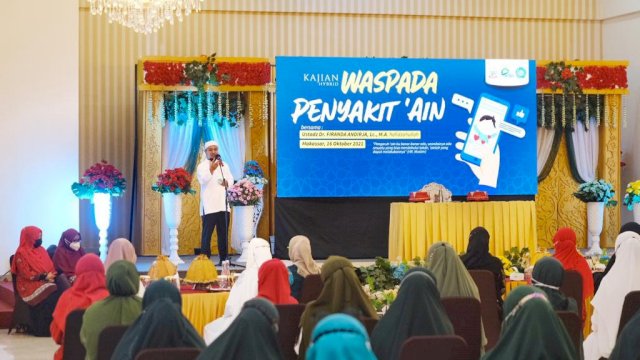 Plt Gubernur Sulsel Andi Sudirman Sulaiman, memberikan sambutan saat menghadiri Kajian Andalan Mengaji yang digelar TP PKK Sulsel, Sabtu (16/10/2021).