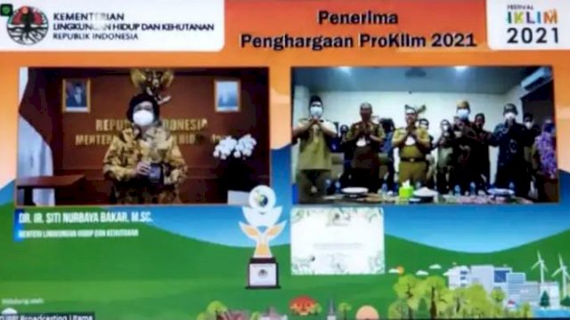 Tangkapan Layar Bupati Sinjai Andi Seto Asapa, saat mengikuti secara Virtual Penerimaan Penghargaan Proklim tahun 2021.