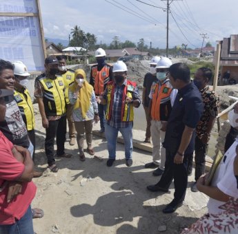 Tinjau Pembangunan Jembatan Radda, Angota DPR RI Muhammad Fauzi: Progresnya Sesuai Rencana