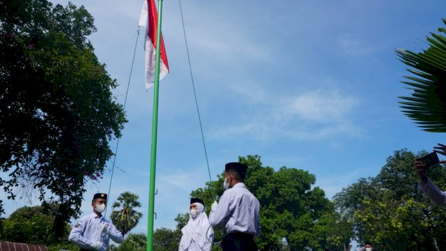 Upacara Hari Santri Nasional di Kabupaten Gowa yang berlangsung di Pesantren Sultan Hasanuddin, Kecamatan Bajeng, Jumat (22/10/2021). (Istimewa)
