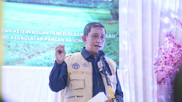 Bupati Wajo Amran Mahmud, memberikan sambutan saat Pengukuhan Komisi Irigasi Kabupaten Wajo, Senin (25/10/2021).