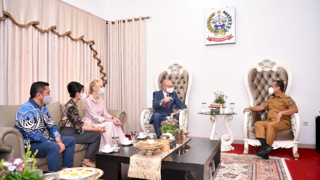 Plt Gubernur Sulsel Andi Sudirman Sulaiman, menerima Dubes Republik Ceko Jaroslav Doleček bersama Rombongan, Senin (25/10/2021).