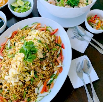 Menu Spesial Aston Makassar Kini Dapat Dinikmati di GrabFood, Ada Pizza Quarto Hingga Mie Goreng Jumbo