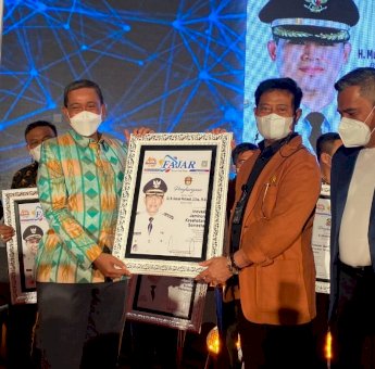 Bupati Wajo Kembali Terima Penghargaan, Kali Ini Diserahkan Menteri Pertanian Syahrul Yasin Limpo