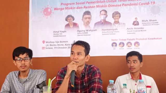 Ketua Karang Taruna Sulsel, Harmansyah (tengah) saat menjadi narasumber dalam kegiatan FGD KAMMI Makassar, Selasa (19/10/2021).