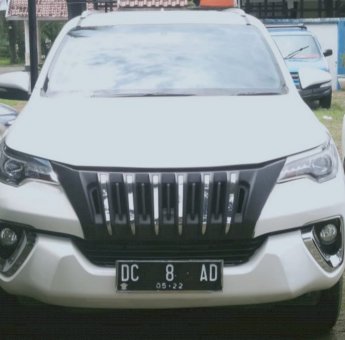Gunakan Plat Gantung, Mobil Dinas Wakil Ketua DPRD Mamuju Ditahan Polisi