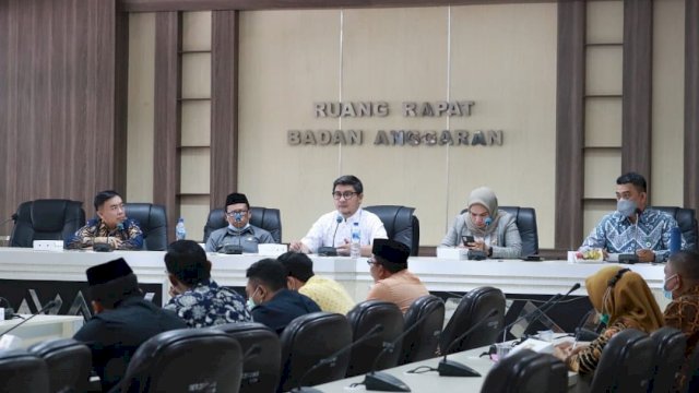 Wakil Ketua DPRD Kota Makassar, Adi Rasyid Ali saat menerima rombongan DPRD Jeneponto, Kamis (5/8/2021).