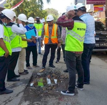 Sikapi Laporan Masyarakat, Komisi C DPRD Makassar Sidak Ipal di Tiga Jalan Berbeda