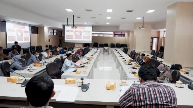 Suasana rapat Bapemperda DPRD Makassar yang membahas terkait Perda perlindungan guru, Senin (23/8/2021).