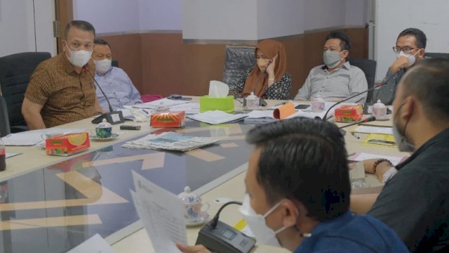Suasana rapat antara Komisi B DPRD Makassar dengan seluruh camat se Kota Makassar, Jumat (17/9/2021).