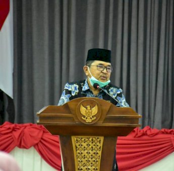 Wali Kota Palopo BUka Porseni HGN & PGRI