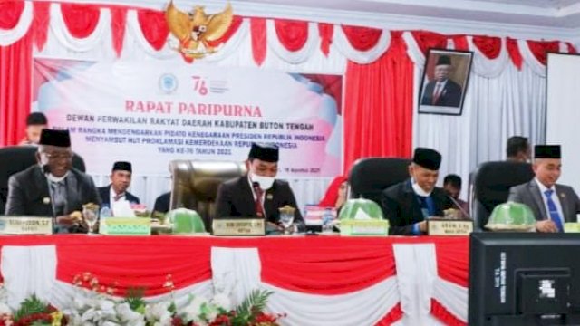 Bupati Buteng Samahuddin, saat menghadiri rapat Paripurna menyambut HUT RI ke-76 di DPRD Buteng.