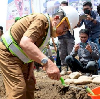 Mulai Dibangun, Wali Kota Palopo Letakkan Batu Pertama pembangunan Gedung Kantor DPRD