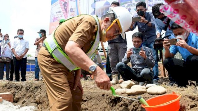 Mulai Dibangun, Wali Kota Palopo Letakkan Batu Pertama pembangunan Gedung Kantor DPRD