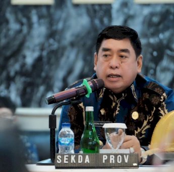 Sekprov Sulsel Hadiri Rakor Komite PC-PEN dan Penyaluran Bansos