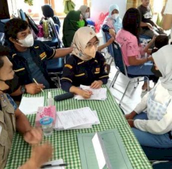 Bentuk Herd Immunity, Diskopnaker Sinjai Gandeng AMPI dan Dekopinda Gelar Vaksinasi Massal