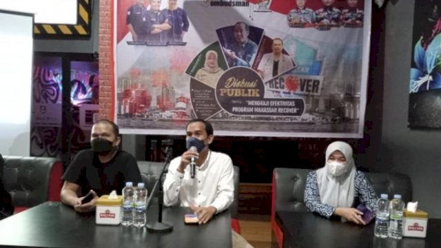 Ketua DPRD Makassar, Rudianto Lallo saat menjadi narasumber dalam diskusi yang digelar Ombudsman Makassar di Warkop Gaul, Jumat (29/10/2020).
