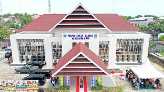 Gedung Perpustakaan Kabupaten Bone.