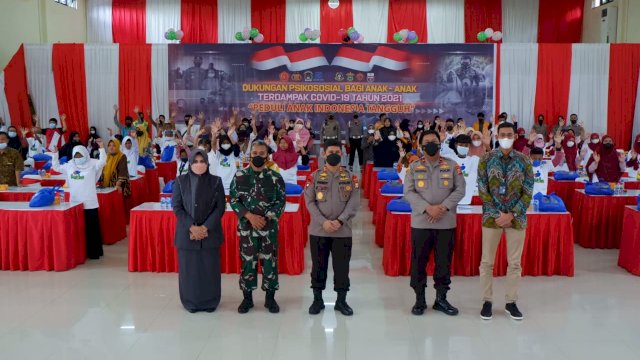 Giat Dukungan Psikologis bagi anak-anak yang terdampak Covid-19 yang dilaksanakan di Aula Andi Mapppaoddang Mapolda Sulsel, Selasa (02/11/2021).