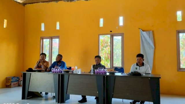 Pengukuhan Karang Taruna Desa Lawewe, Kecamatan Baebunta Selatan, Kabupaten Luwu Utara, Kamis (04/11/2021).