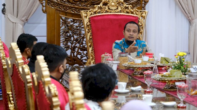 Plt Gubernur Sulsel Andi Sudirman Sulaiman, saat menerima kunjungan silaturahmi pengurus Konfederasi Serikat Nusantara (KSN) di Rumah Jabatan Wakil Gubernur Sulsel, Kota Makassar, Jumat (05/11/2021).
