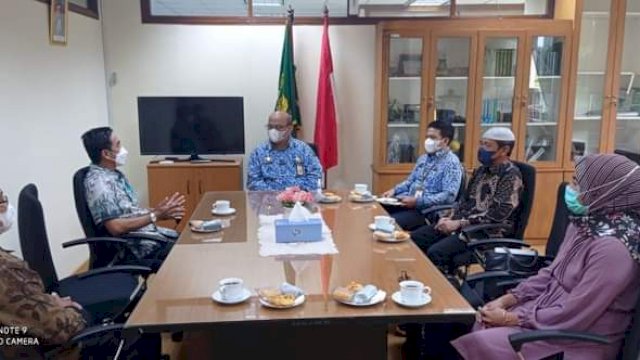 Kadis TPHP Sinjai, Kamaruddin Samma, saat melakukan koordinasi dengan Direktur Tanaman Semusim dan Rempah Dirjen Perkebunan Kementerian Pertanian RI, Rabu (10/11/2021).