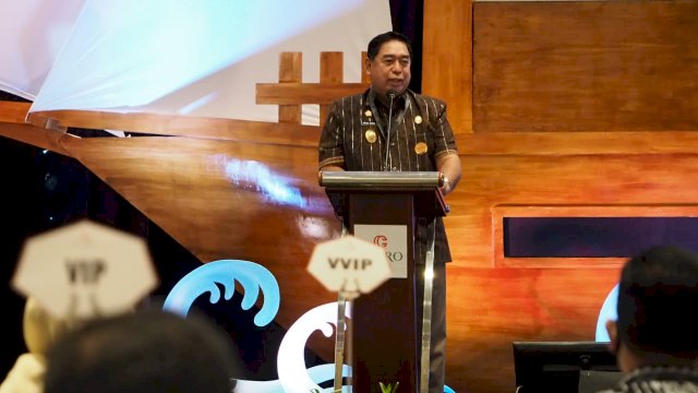 Sekda Pemerintah Provinsi Sulsel Abdul Hayat Gani, membuka Forum Peningkatan Pelayanan Publik untuk Sulsel yang melayani, inovatif, dan berkarakter, di Hotel Claro Makassar, Kamis (11/11/2021).
