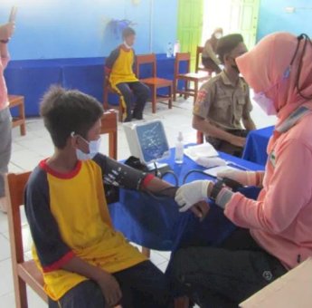 Ratusan Pelajar SMPN 5 Sinjai Vaksinasi Dosis Pertama