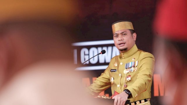 Bupati Gowa Adnan Purichta Ichsan, memberikan sambutan saat peringatan Hari Jadi Gowa ke-701 di Halaman Kantor Bupati Gowa, Rabu (17/11/2021).
