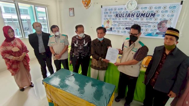 Kuliah Umum di Universitas Cokroaminoto Makassar, Kamis (18/11/2021).