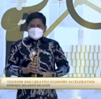Pemprov Sulsel Raih Penghargaan Daerah Terbaik Kategori Economic Recovery pada Indonesia Award 2021