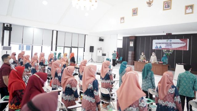 Pelatihan Kader Posyandu Desa Tindang, Kecamatan Bontonompo Selatan, di Baruga Tinggimae, Rumah Jabatan Bupati Gowa, Kamis (25/11/2021).