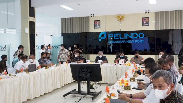 Rapat Koordinasi antara Deputi I Staf Kepresidenan, PT Pelindo, Sekretaris Provinsi Sulsel, Kakanwil BPN ATR Wilayah Sulsel, Polda Sulsel, Pemkot Makassar, dan stakeholder lainnya, di Kantor MNP, Jumat (26/11/2021).