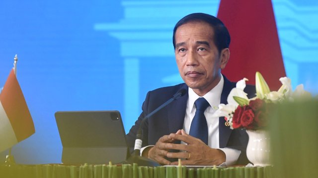 Presiden RI Joko Widodo, saat menghadiri Konferensi Tinggi Tinggi (KTT) Asia-Europe Meeting (ASEM) ke-13 secara virtual dari Istana Kepresidenan Bogor, pada Jumat (26/11/2021).