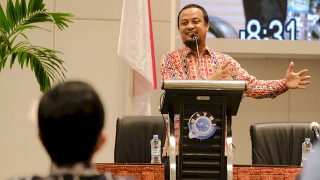 Plt Gubernur Sulsel Andi Sudirman Sulaiman, saat membuka Musyawarah Cabang Himpunan Ahli Teknik Hidraulik Indonesia (HATHI) Sulsel, Minggu (28/11/2021).