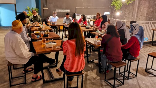 Suasana Rapat GataRI yang dipimpin langsung oleh Ketua GataRI Burhanuddin Saputu, S.Pd., M.Si
