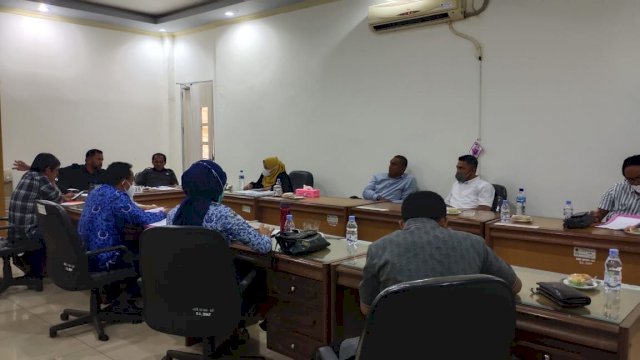 Rapat Lintas Komisi DPRD Luwu Timur, Senin (29/11/2021).