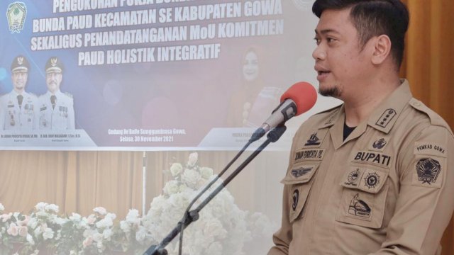 Bupati Gowa Adnan Purichta Ichsan, memberikan sambutan saat Pengukuhan Pokja Bunda PAUD dan Bunda PAUD Kecamatan se-Kabupaten Gowa, Selasa (30/11/2021).