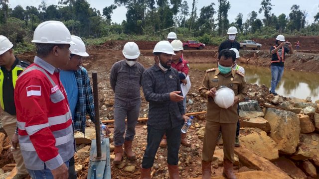 Menindaklanjuti hasil Rapat Dengar Pendapat (RDP) lintas Komisi, Komisi III Dewan Perwakilan Rakyat Daerah (DPRD) Kabupaten Luwu Timur melakukan peninjauan Sediment Pond diarea Pertambangan PT Citra Lampia Mandiri (CLM), Selasa (30/11/2021).