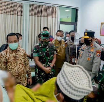 Bersama Kapolda dan Pangdam, Plt Gubernur Sulsel Jenguk Korban Penyerangan pada Asrama Mahasiswa IPMIL