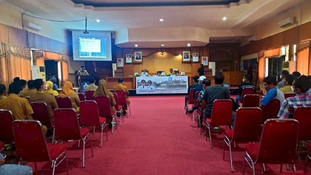 Pembekalan Teknis tentang Peraturan Sistem Manajemen Keselamatan Kontruksi Lingkup Pemkab Soppeng tahun Anggaran 2021, berlangsung di Ruang Pola Kantor Bupati Soppeng, Selasa (30/11/2021).