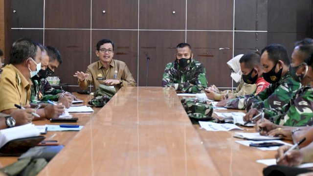 Rapat Koordinasi Percepatan Vaksinasi TNI bersama Pemda Luwu Utara, Selasa (16/11/2021).