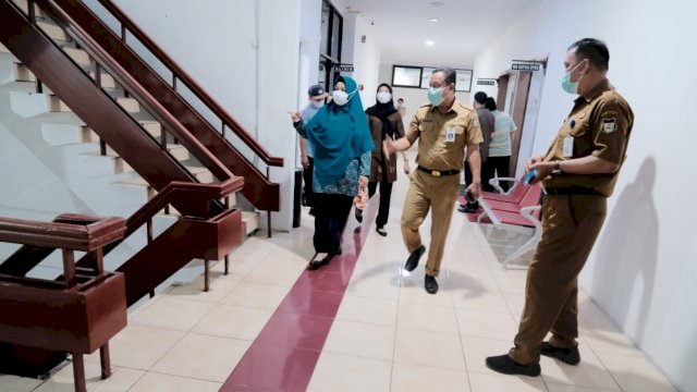 Tim Penilai Kabtor Bersih Pemkot Makassar meninjau Kantor DPRD Makassar, Selasa (02/11/2021).