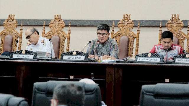 Badan Anggaran DPRD Kota Makassar membahas APBD Pokok 2022.