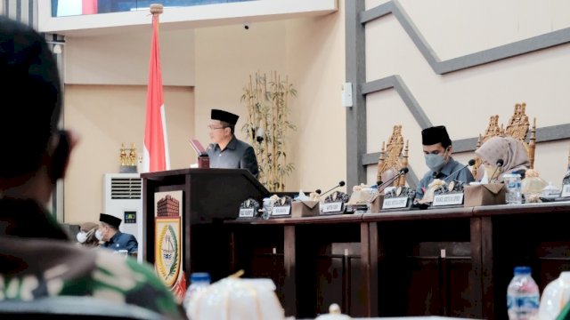 Rapat Paripurna DPRD Kota Makassar, Senin (15/11/2021).