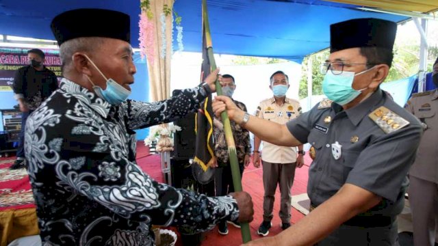 alikota Palopo HM Judas Amir menghadiri pengukuhan dan pelantikan pengurus Organisasi Kemasyarakatan (Ormas) Sampoddo &ndash; Purangi Community (SPC) masa periode 2021-2024 di Showroom PT Perkasa Sampoddo Kompleks Perumahan Sampoddo Permai, Jl. Opu To Halide, Purangi, Palopo, Kamis, 11 November 2021.